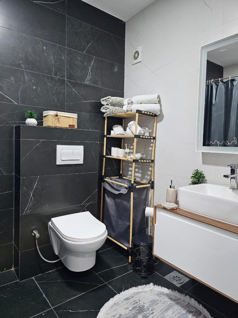 Cozy Apartment - 2 Bedrooms In The Best City Area. Uroševac Exterior foto